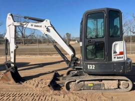 2014, Bobcat, E32