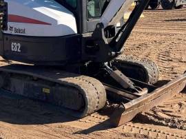 2014, Bobcat, E32
