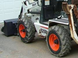 2002, Bobcat, B200