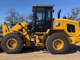 2026, Cat, 930