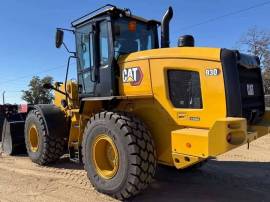 2026, Cat, 930