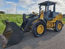 2013, Deere, 444K